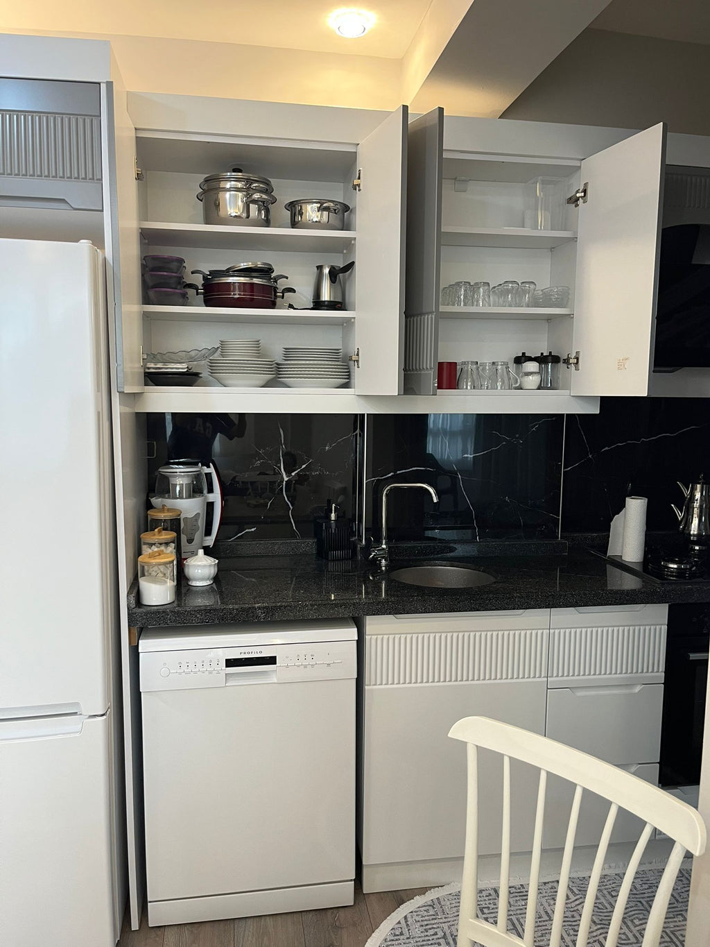 Dadaşkentte 4 yıllık bina Kiralık 1+1