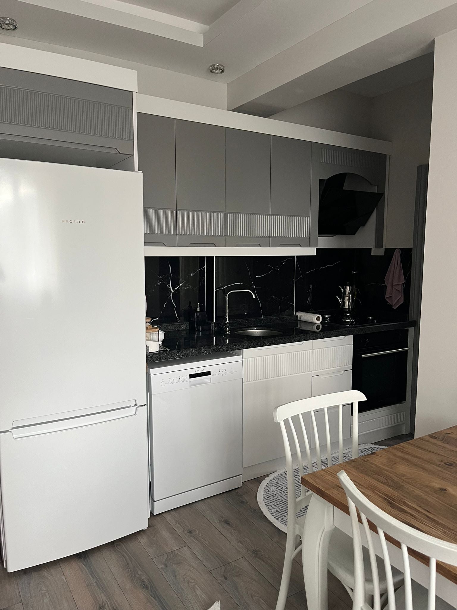 Dadaşkentte 4 yıllık bina Kiralık 1+1