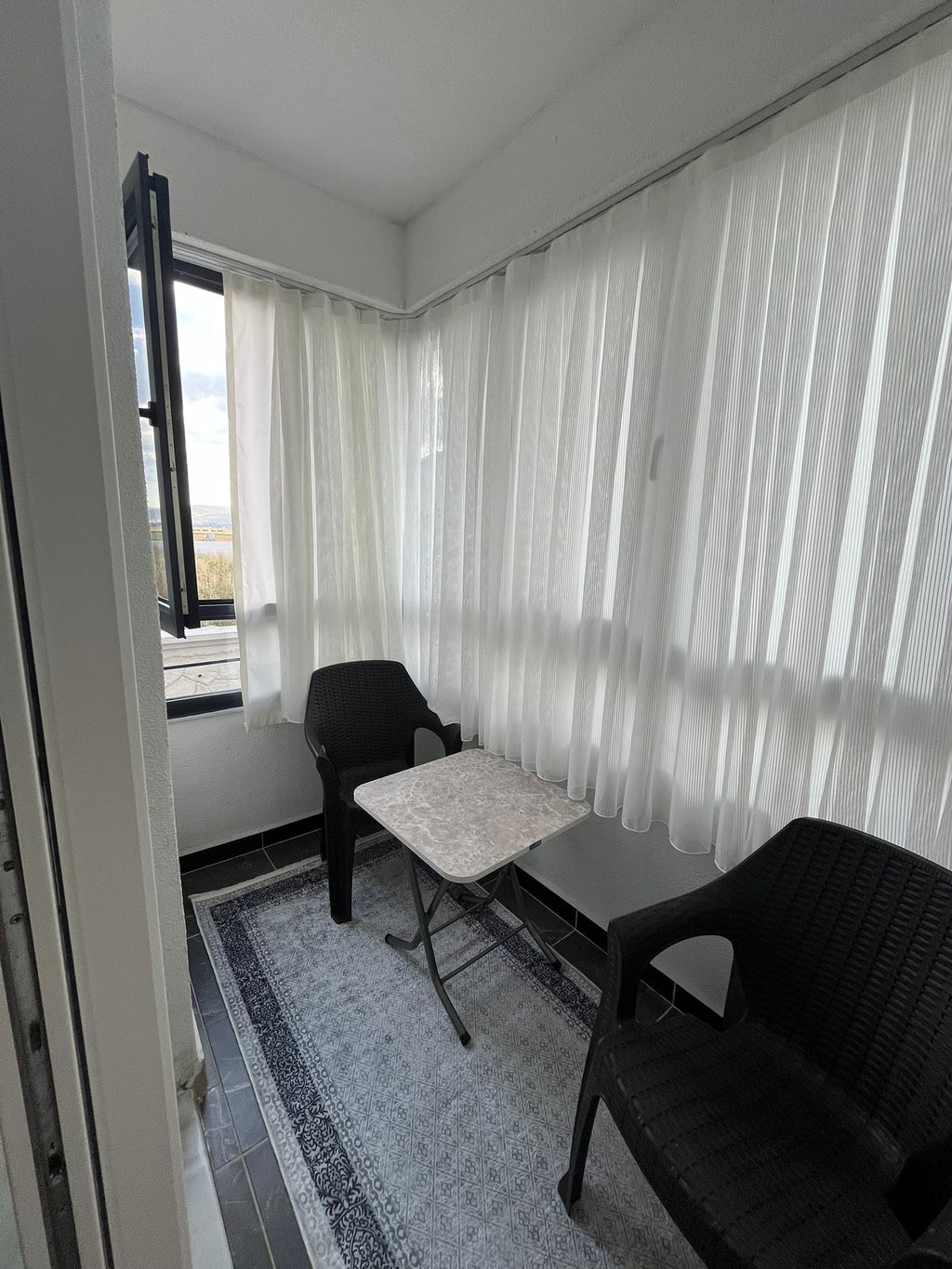 Dadaşkentte 4 yıllık bina Kiralık 1+1