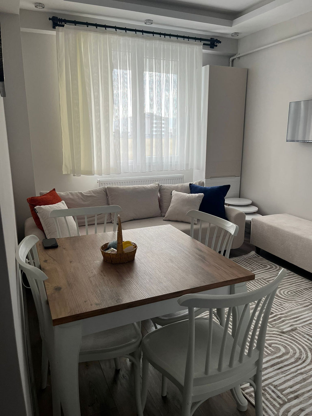 Dadaşkentte 4 yıllık bina Kiralık 1+1