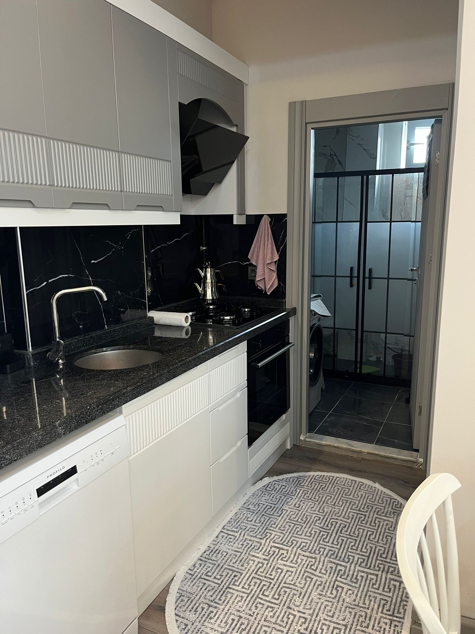 Dadaşkentte 4 yıllık bina Kiralık 1+1