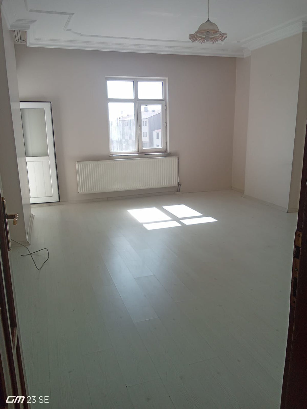 Caddede merkezi konumda 3+1