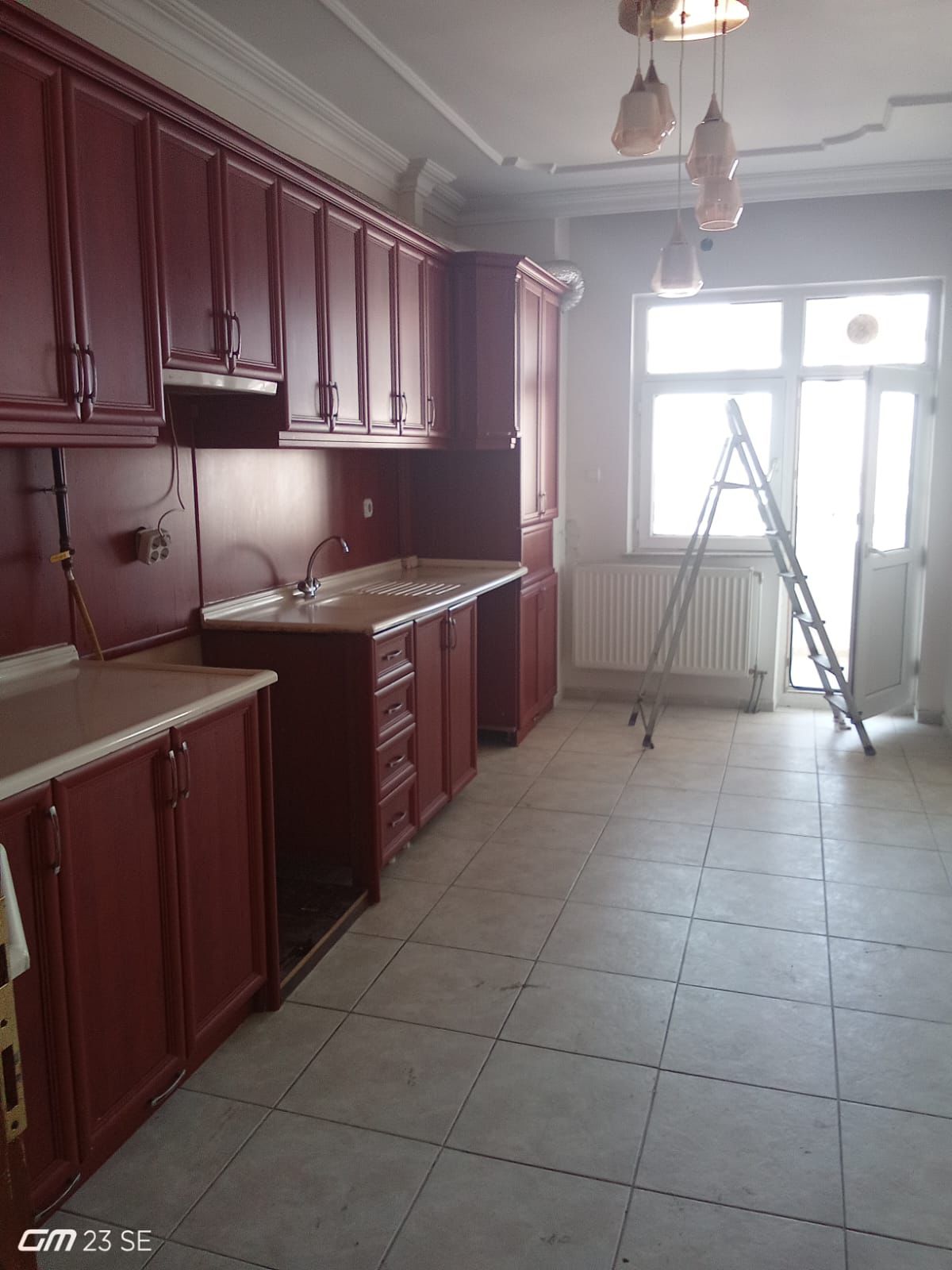 Caddede merkezi konumda 3+1