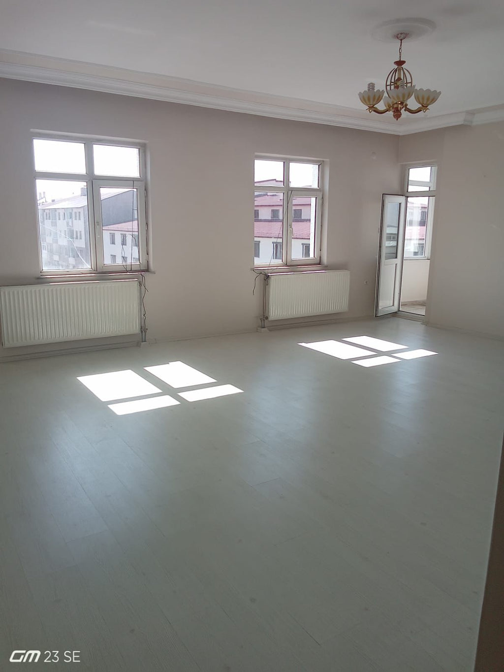 Caddede merkezi konumda 3+1